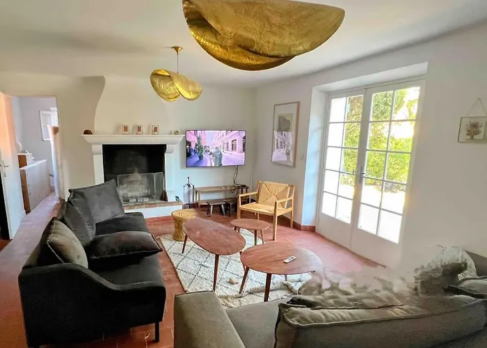 Grand Mas Provençal, à 200m, Parking Privé Fermé, Piscine Chauffée Sainte-Maxime