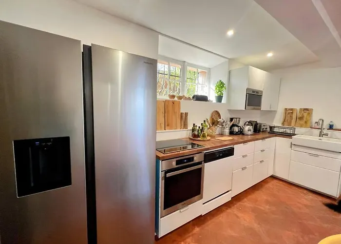 Grand Mas Provençal, à 200m, Parking Privé Fermé, Piscine Chauffée