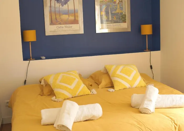 Villa Grand Mas Provençal, à 200m, Parking Privé Fermé, Piscine Chauffée