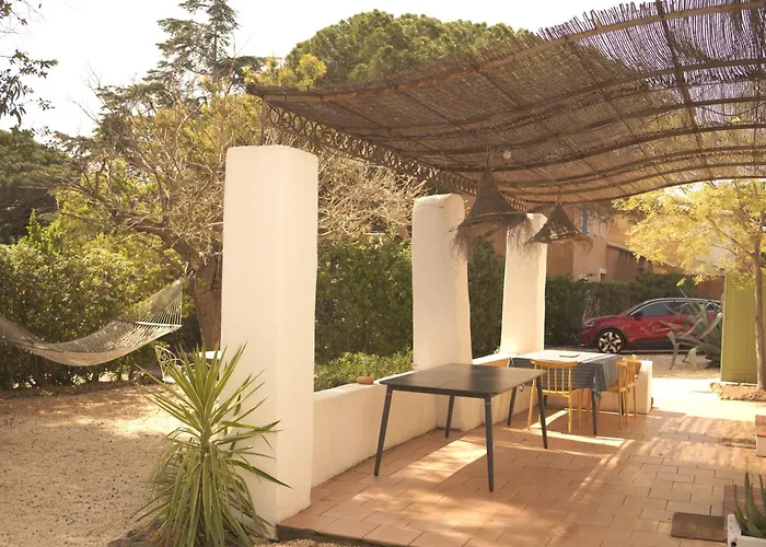 Grand Mas Provençal, à 200m, Parking Privé Fermé, Piscine Chauffée Villa